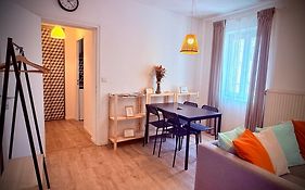 Apartment 50M2-Free Private Parking-Self Check In !! Appartement 50M2 Intramuros-Parking Prive Gratuit-Arrivee Autonome!!